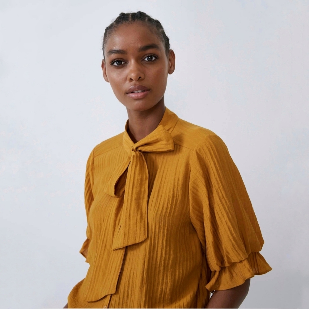 Zara Blouse with Bow Collar - Small